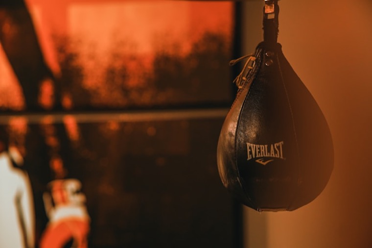 Pao & Body Training à Seichamps : poire de vitesse en cuir dans la salle